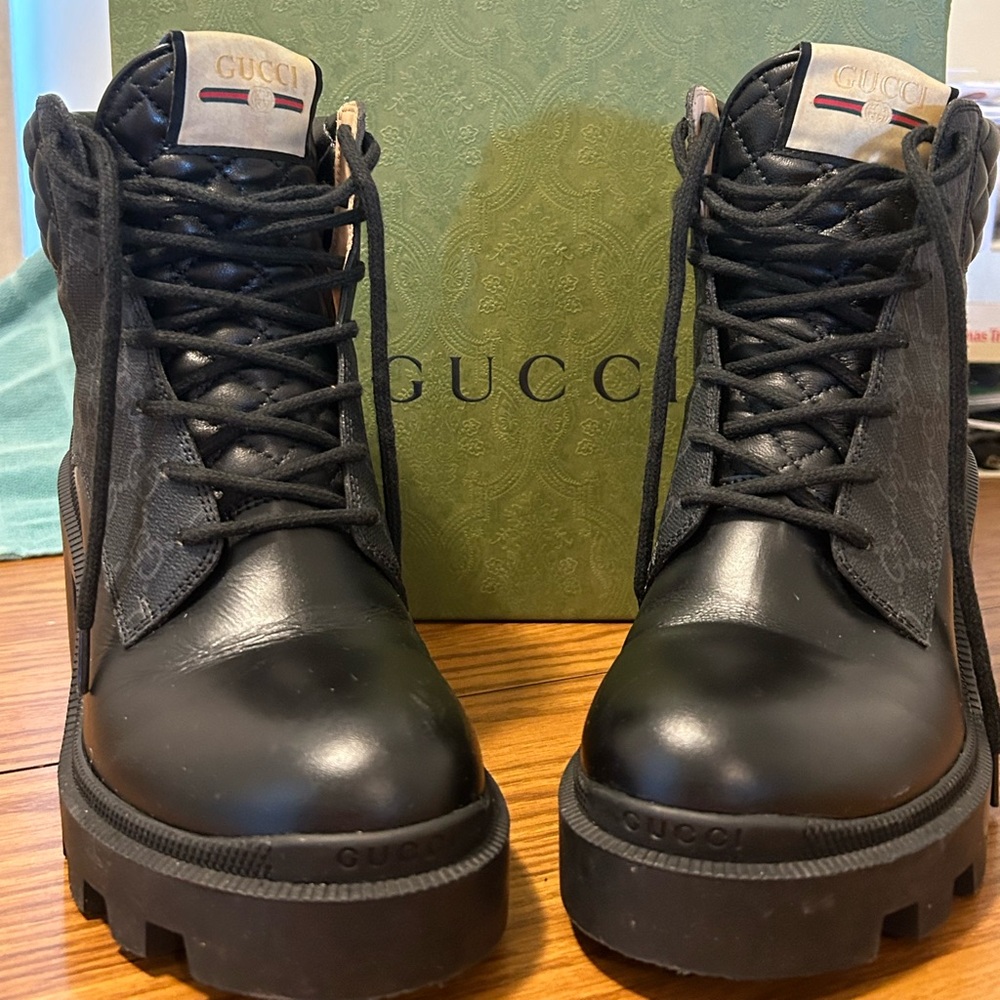 Gucci boots, size 8, worn once.